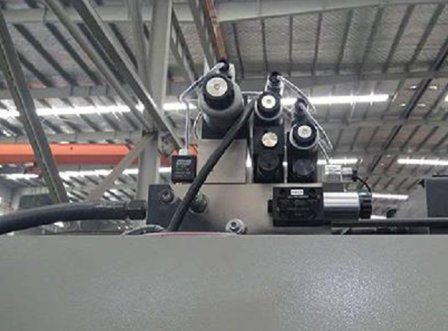 CNC NC Hydraulic Guillotine Shearing Machine Hydraulic System